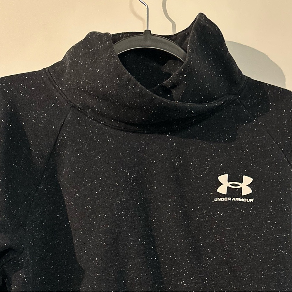 4/$30 Under Armour - Picture 6 of 6